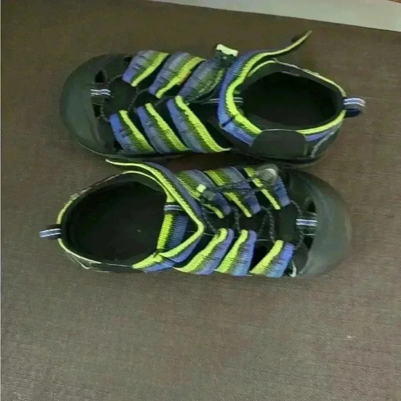 Keen Kid Sandals size 4. Used like a New - Picture 3 of 6